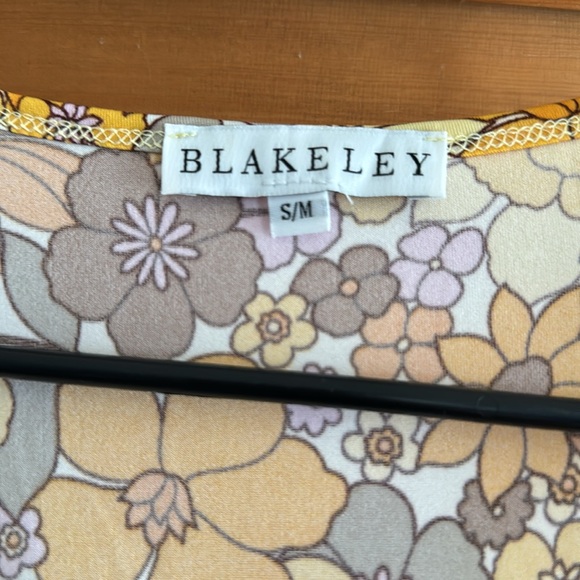Blakeley Brand size S/M but lots of stretch - Picture 3 of 3